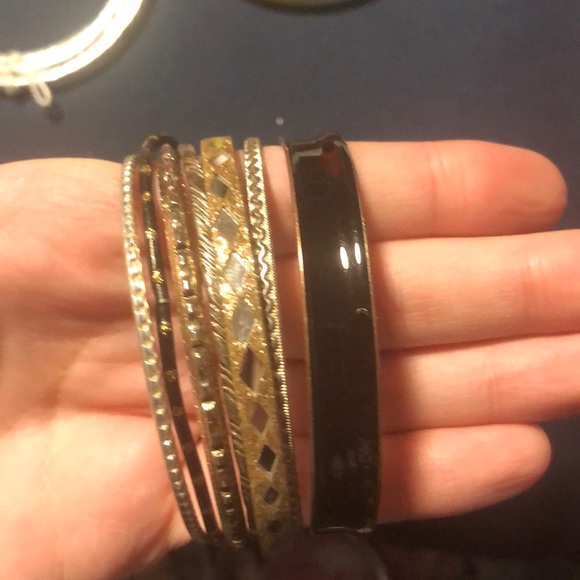 Bracelets - Picture 11 of 16